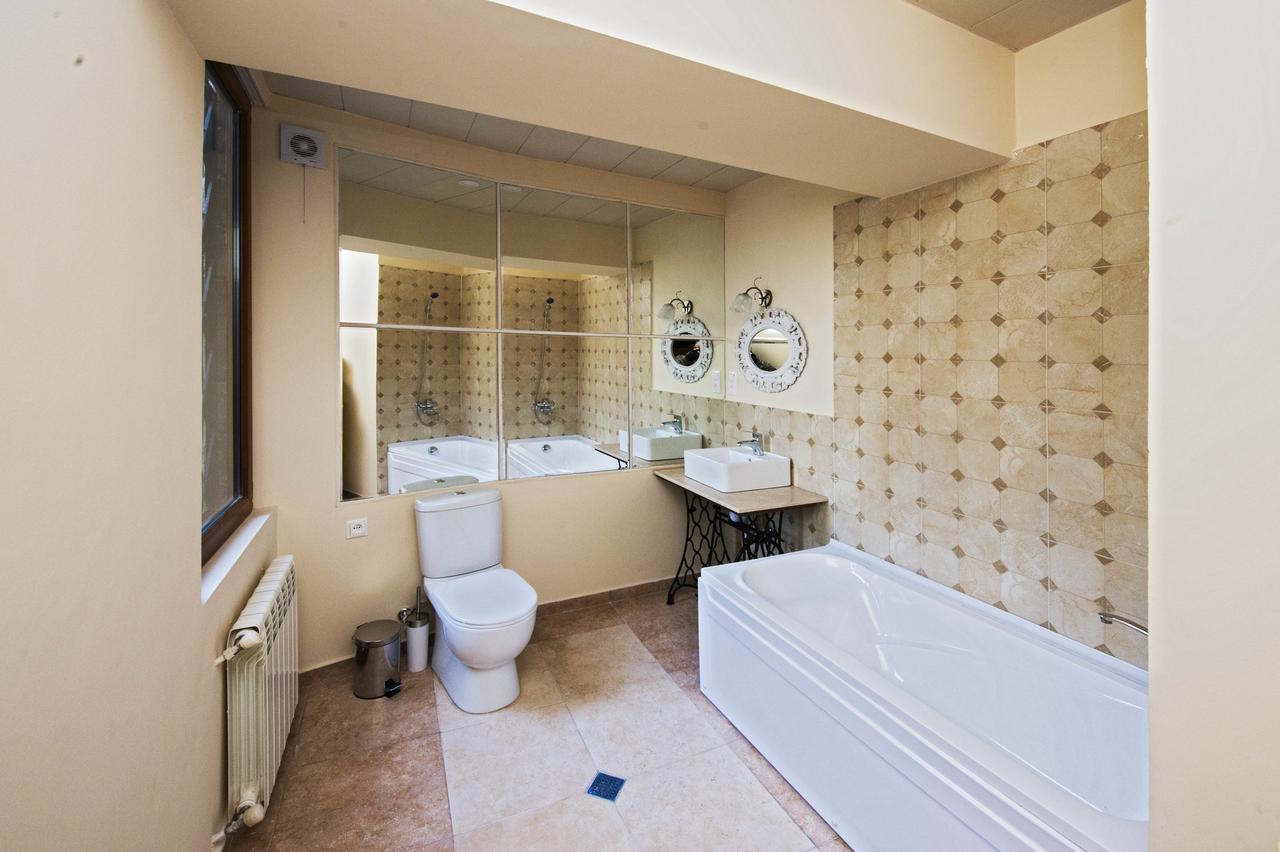 Caravan Villa Tbilisi ภายนอก รูปภาพ