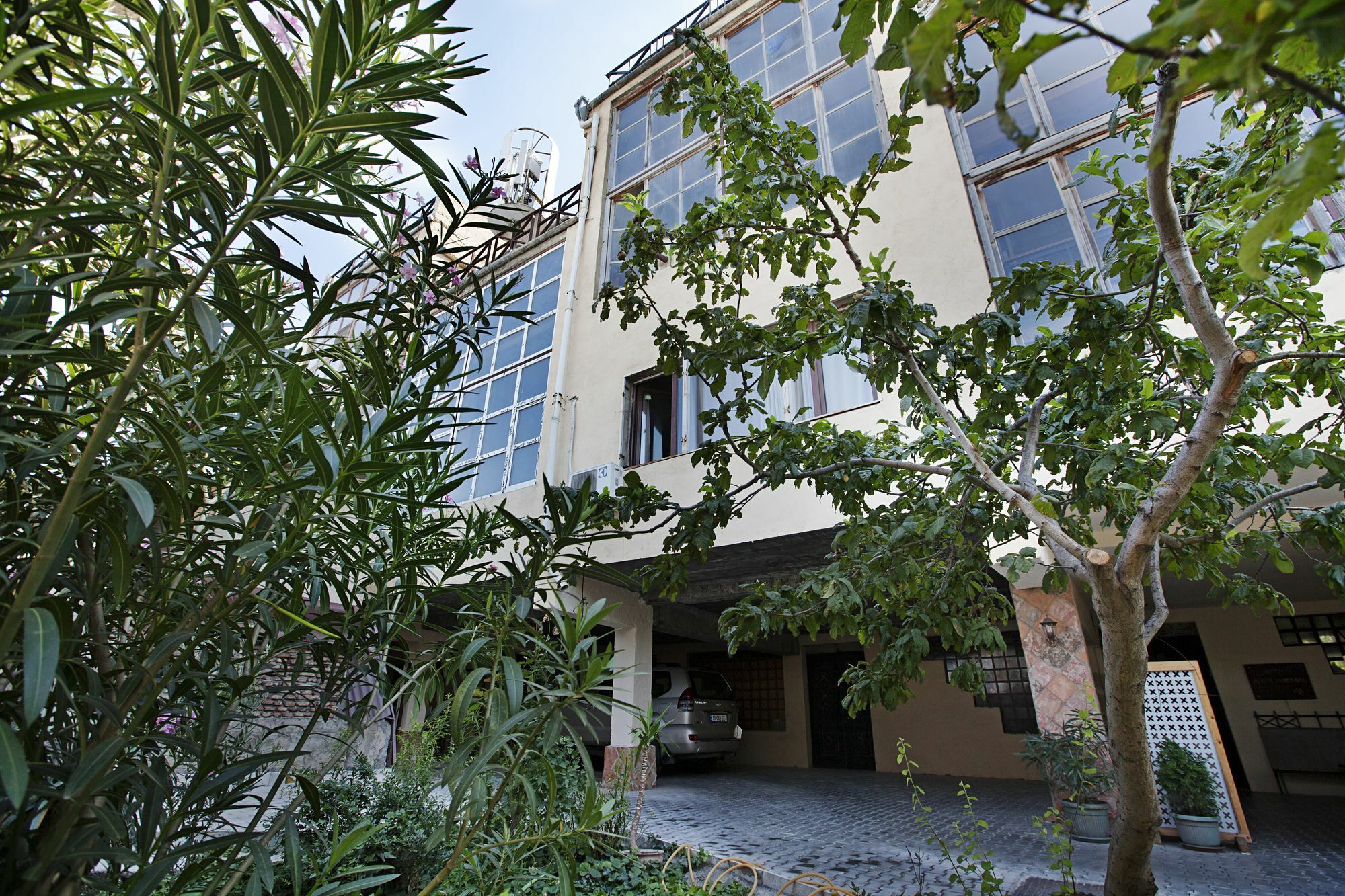 Caravan Villa Tbilisi ภายนอก รูปภาพ