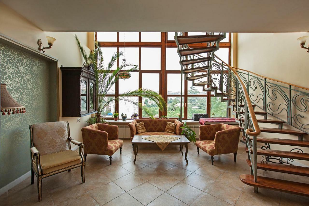 Caravan Villa Tbilisi ภายนอก รูปภาพ