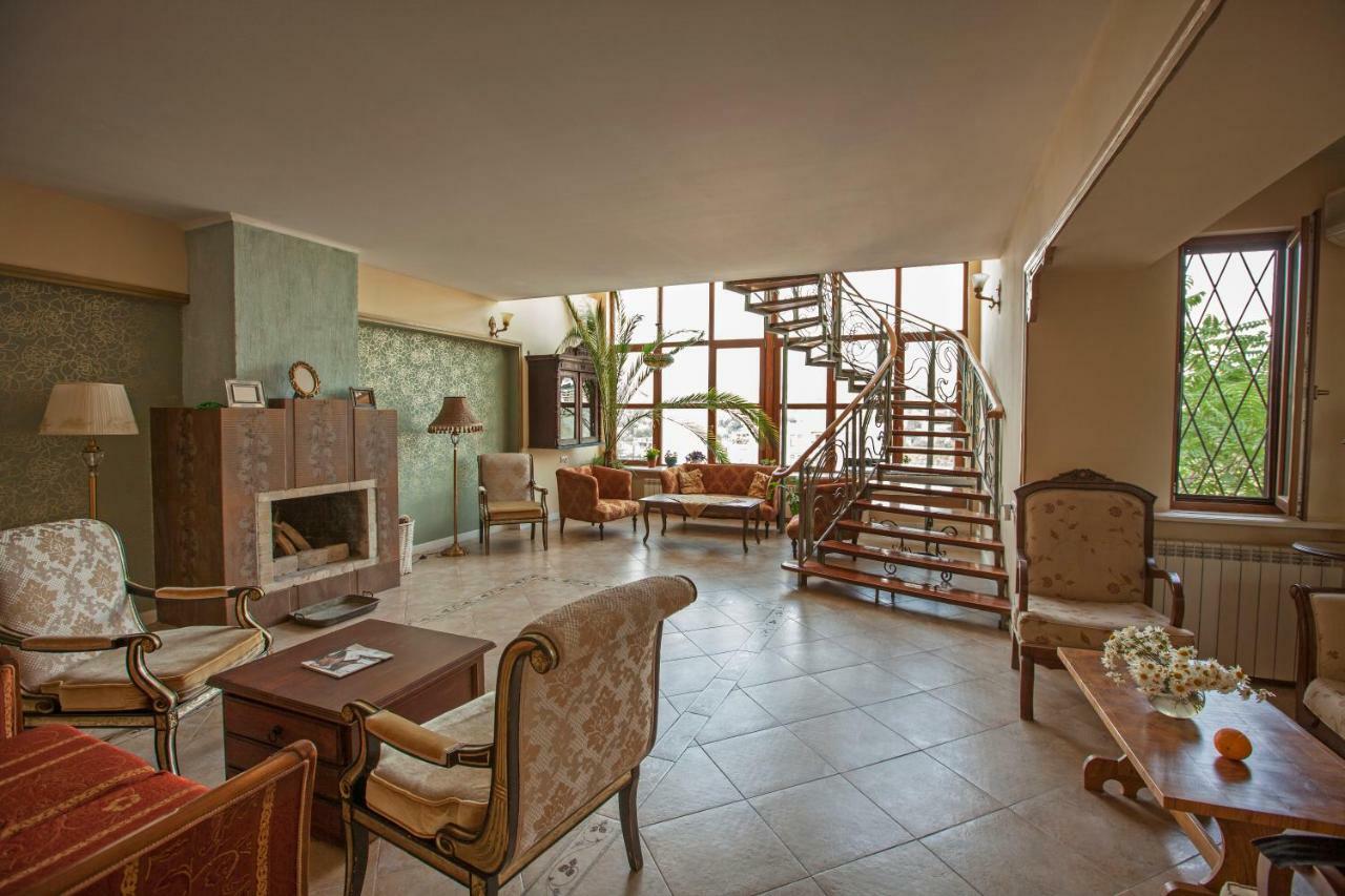 Caravan Villa Tbilisi ภายนอก รูปภาพ