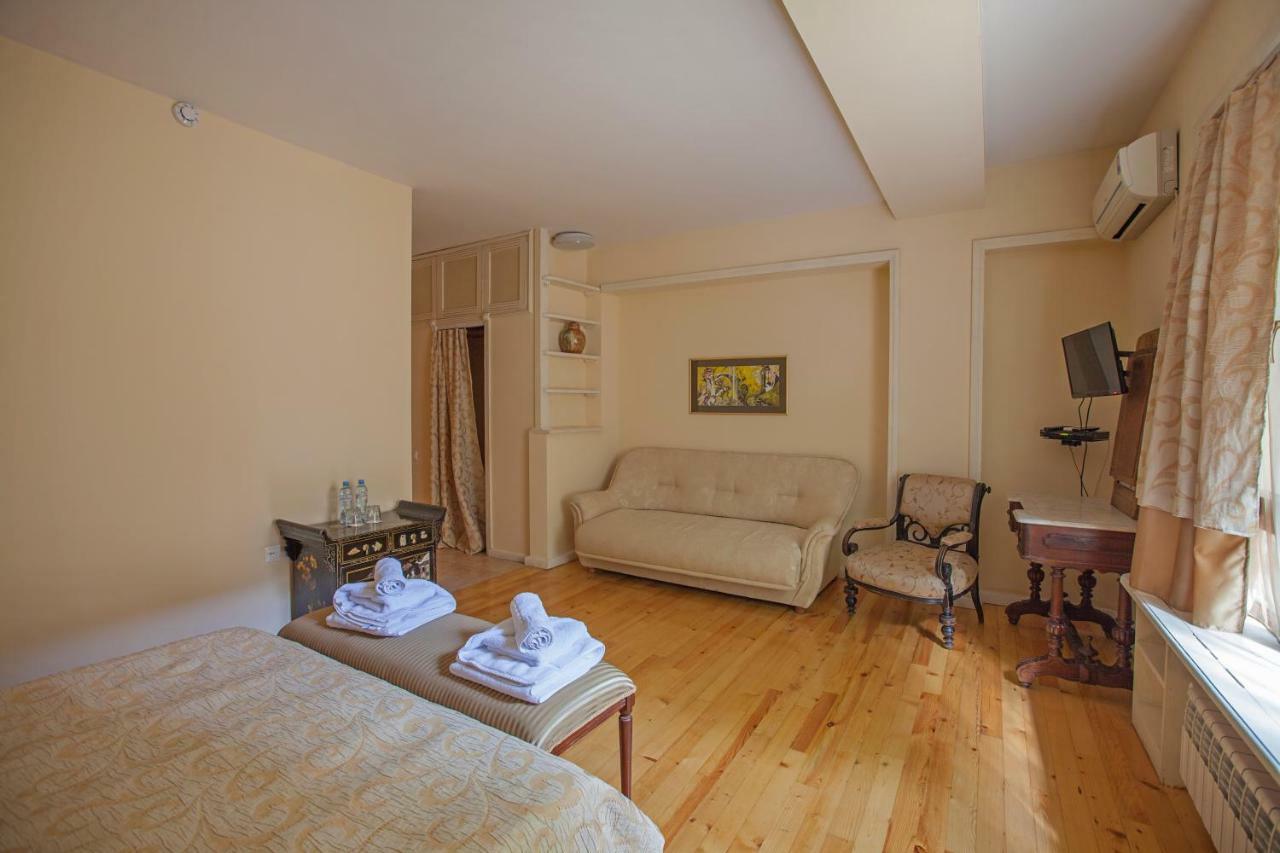 Caravan Villa Tbilisi ภายนอก รูปภาพ